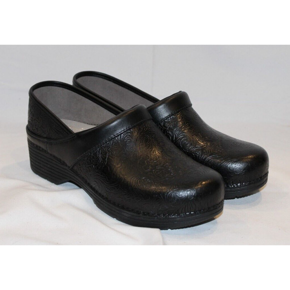 Dansko Professional Women's Black Tooled Filigree Leather Clogs US 11 NEW - Picture 3 of 7